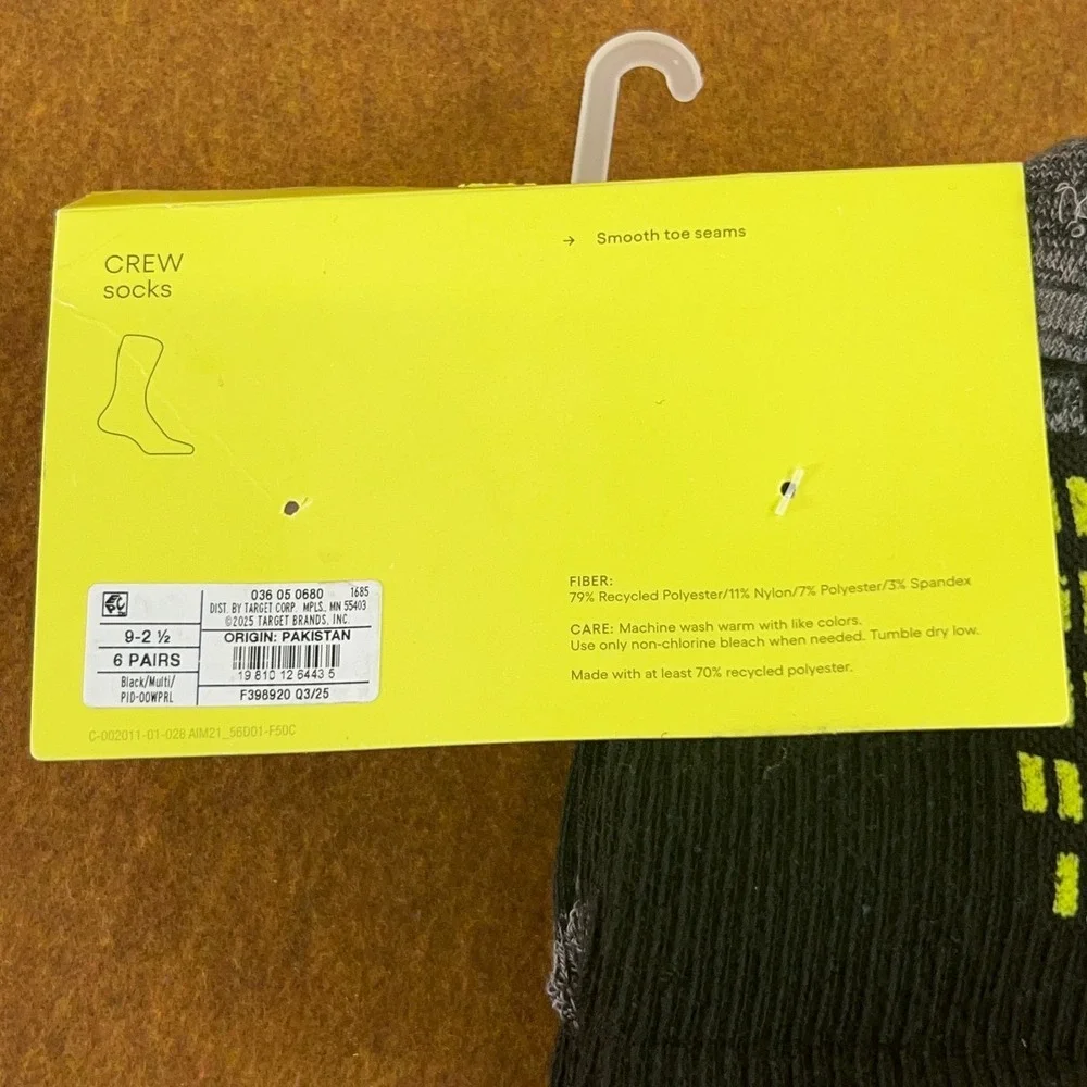 All In Motion Medium Boys Shoe Size 9-2.5 Black Cushioned Crew Socks 6 Pairs NWT